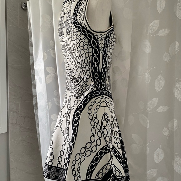 Diane Von Furstenburg fit and flare dress size m - Picture 8 of 17
